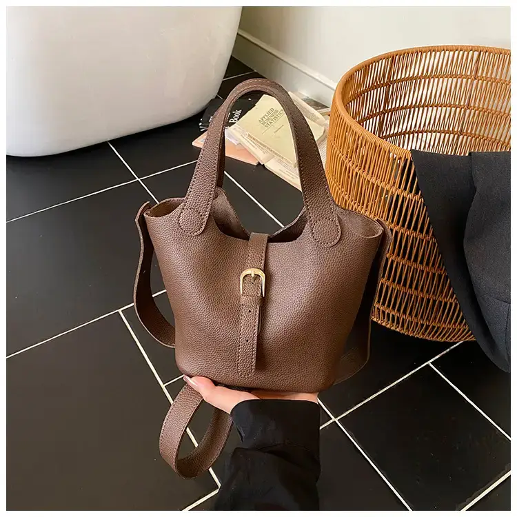 Large Capacity Crossbody Bag Brown Leather 2025