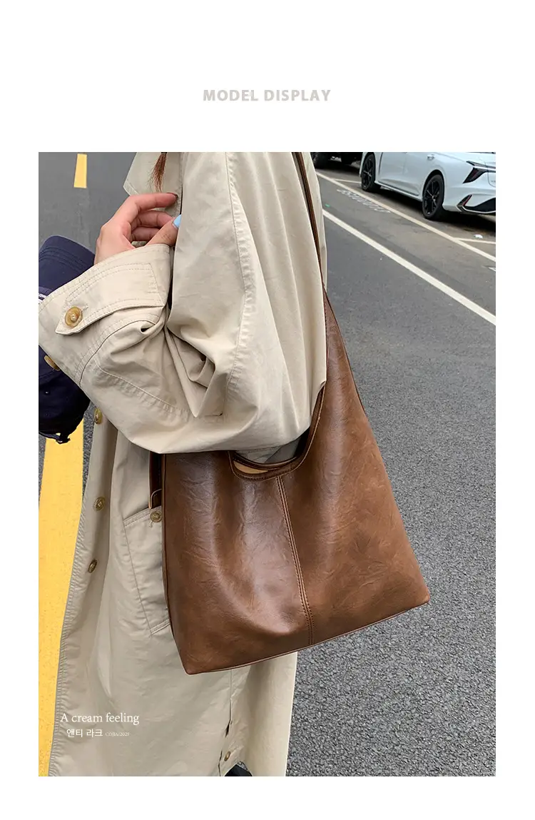 Large Capacity Leather Shoulder Bag Black Brown — feature 2