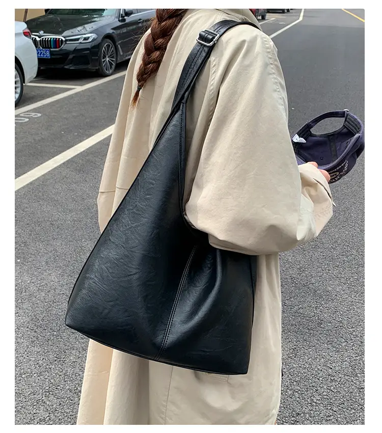 Large Capacity Leather Shoulder Bag Black Brown — feature 23