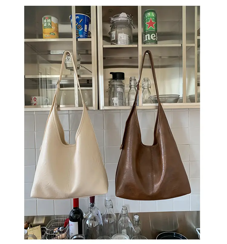 Large Capacity Leather Shoulder Bag Black Brown — feature 30