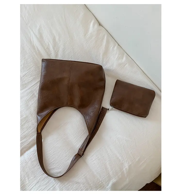 Large Capacity Leather Shoulder Bag Black Brown — feature 36