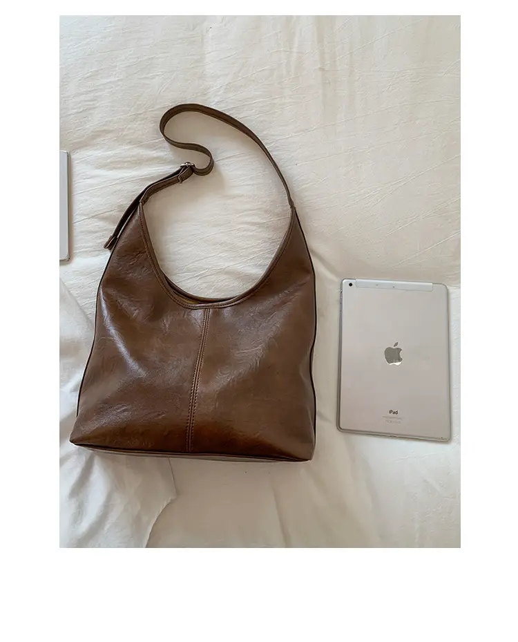Large Capacity Leather Shoulder Bag Black Brown — feature 38