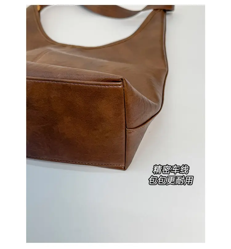Large Capacity Leather Shoulder Bag Black Brown — feature 6