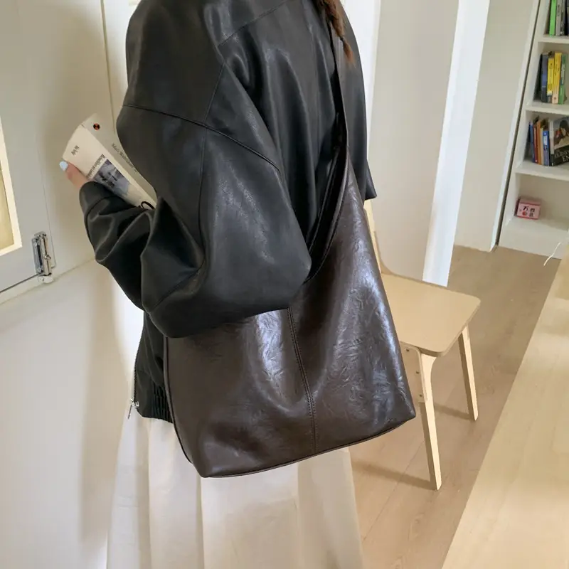 Large Capacity Leather Shoulder Bag Black Brown - Image 2
