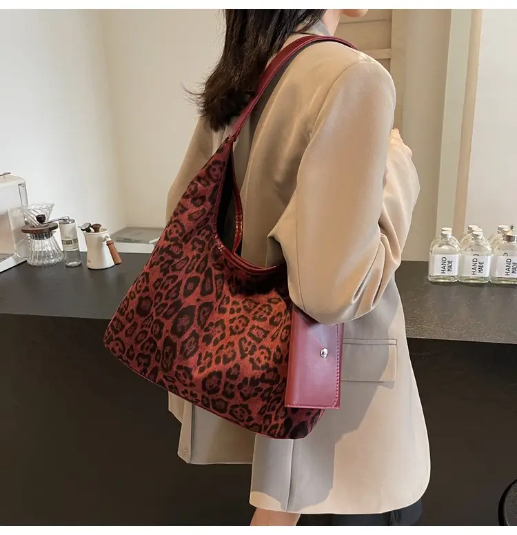 Leopard Print Large Cap Bag for Women 2025 — feature 15