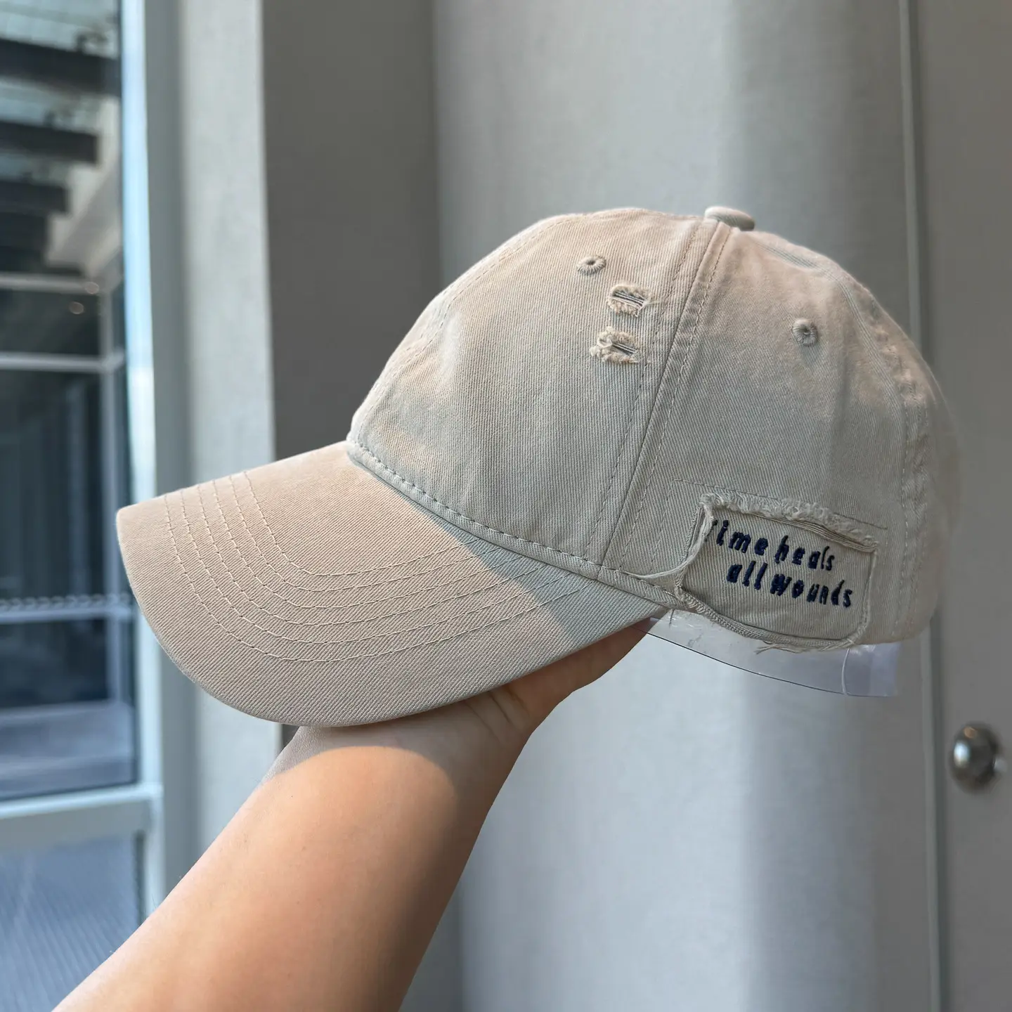 Autumn Distressed Baseball Caps for Women Large Head Wide Brim — feature 40