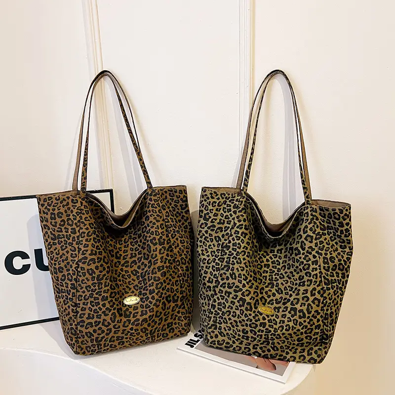 Leopard Print Reversible Shoulder Bag for Women - Image 5