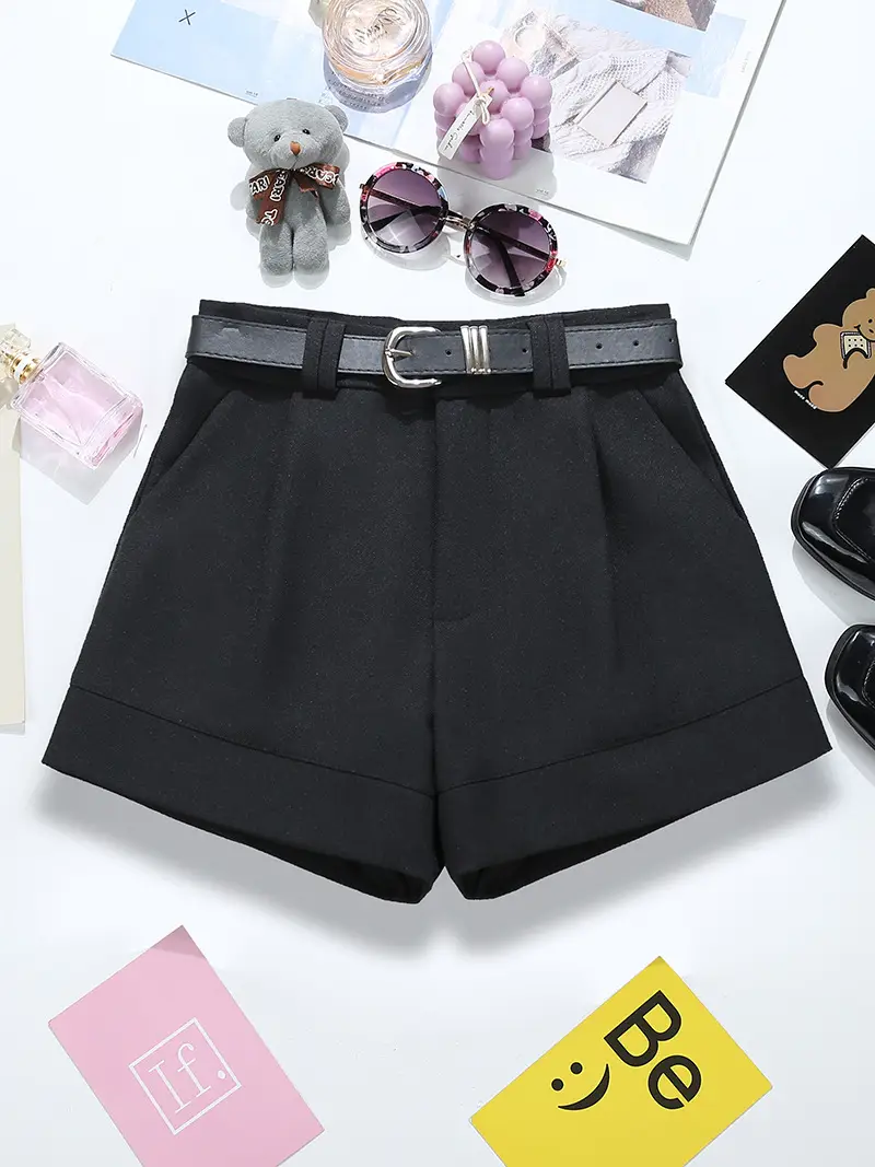 White Curved Shorts with Belt 2025 Autumn Wear — feature 13