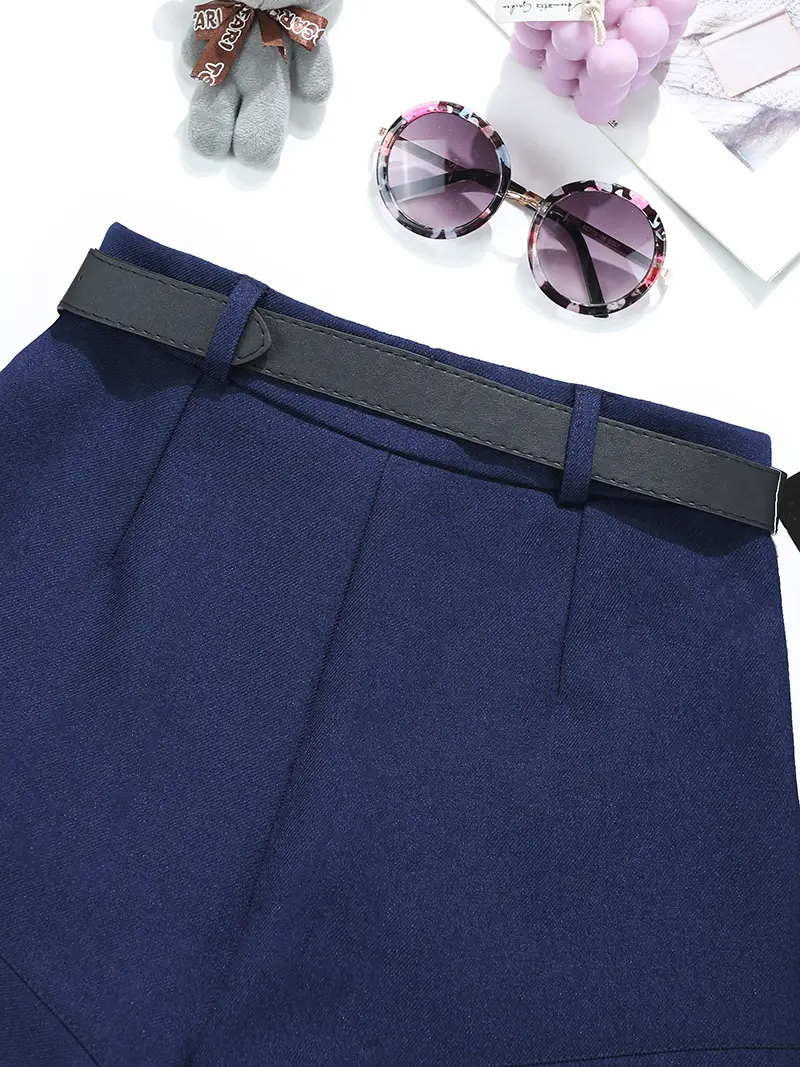 White Curved Shorts with Belt 2025 Autumn Wear — feature 8