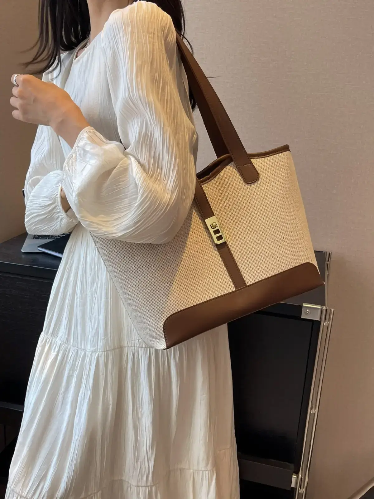 Large Capacity Brown Beige Women's Tote Bag