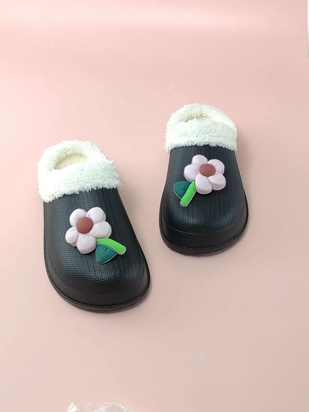 2026 Winter Cotton Slippers for Women Cute and Fun Flower Cartoon Warm Plush Thick-Soled Home Indoor Warm Slippers — feature 5