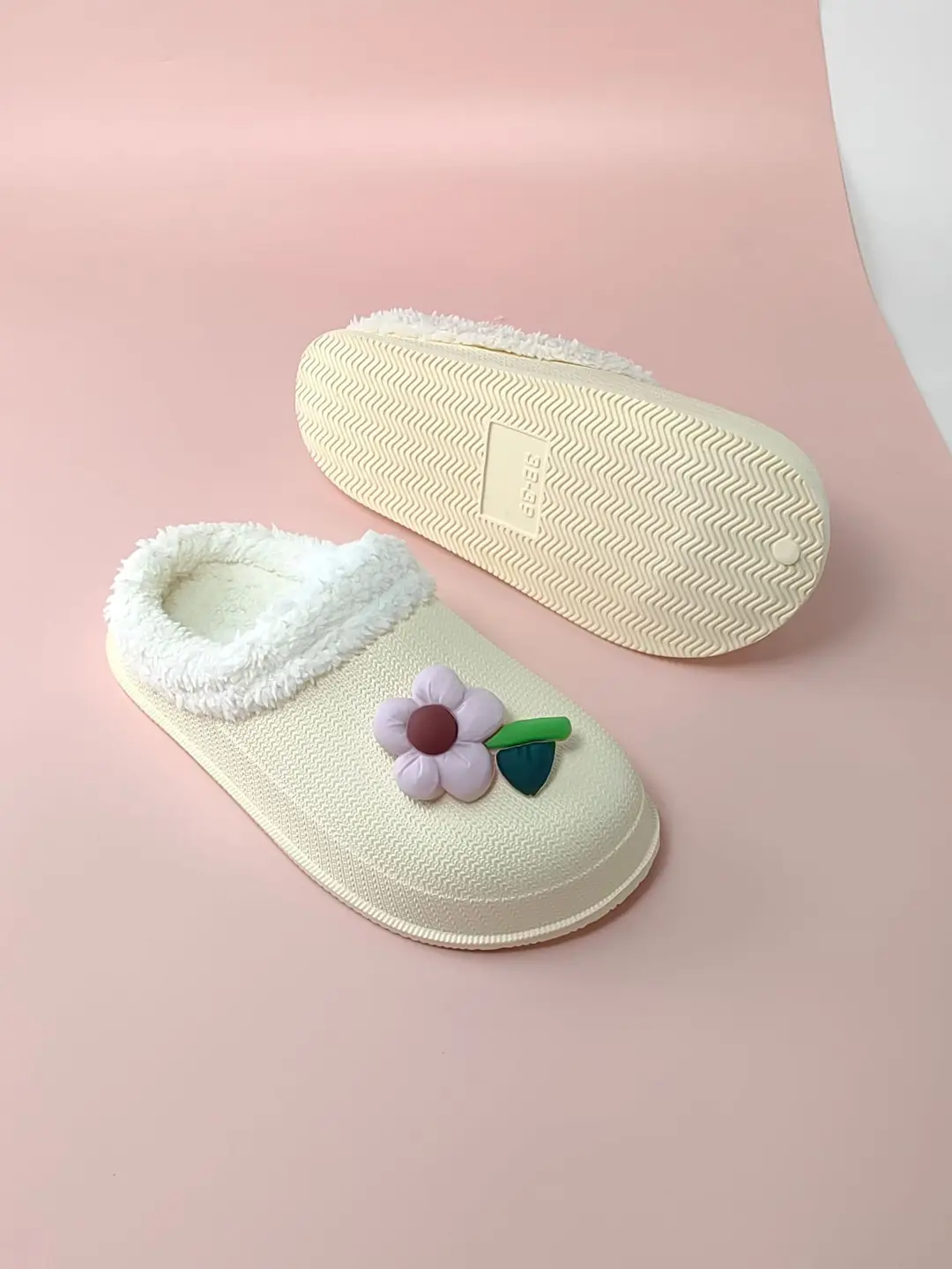 2026 Winter Cotton Slippers for Women Cute and Fun Flower Cartoon Warm Plush Thick-Soled Home Indoor Warm Slippers — feature 9