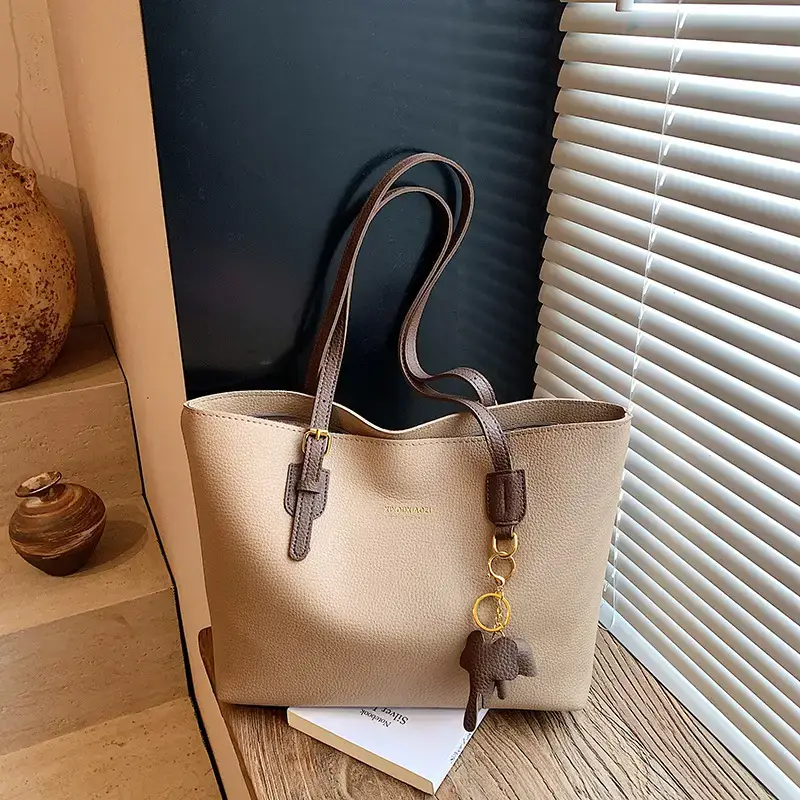 Women's Contrasting Color Tote Bag 2025