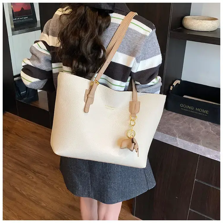 Women's Contrasting Color Tote Bag 2025 — feature 15