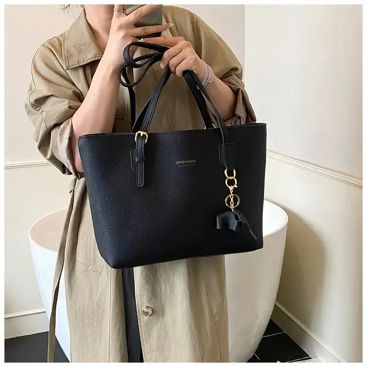 Women's Contrasting Color Tote Bag 2025 — feature 24