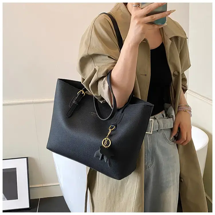 Women's Contrasting Color Tote Bag 2025 — feature 25