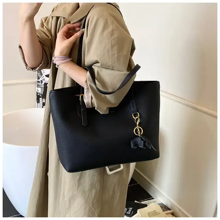 Women's Contrasting Color Tote Bag 2025 — feature 27