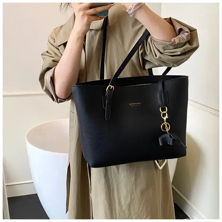 Women's Contrasting Color Tote Bag 2025 — feature 28