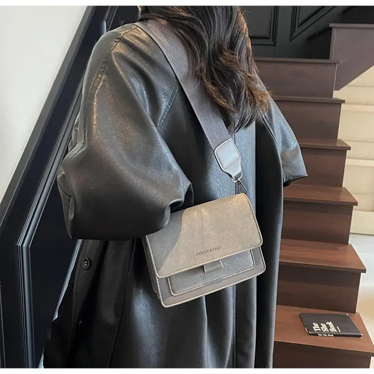 Women's Tan Leather Shoulder Crossbody Bag 2026 — feature 22