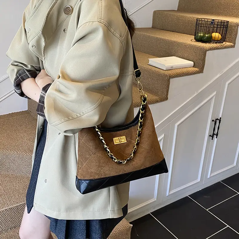 Retro Frosted Rhombus Chain Shoulder Bag for Women - Image 6