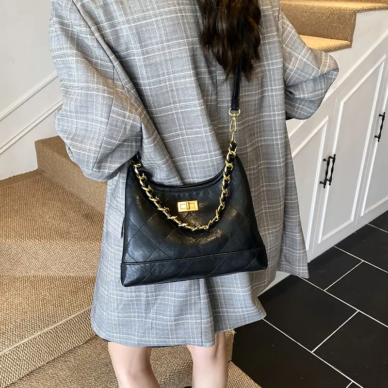 Retro Frosted Rhombus Chain Shoulder Bag for Women - Image 8