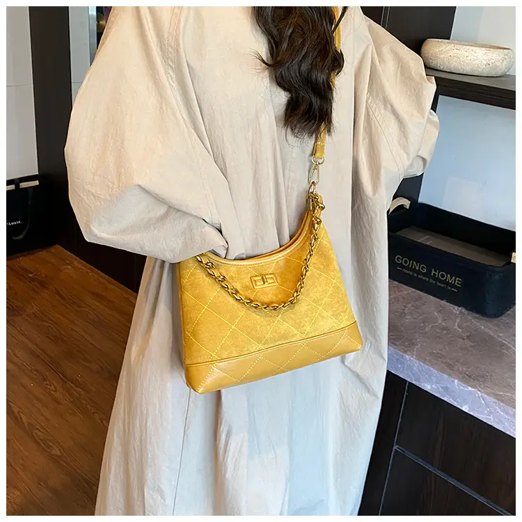 Retro Frosted Rhombus Chain Shoulder Bag for Women — feature 15