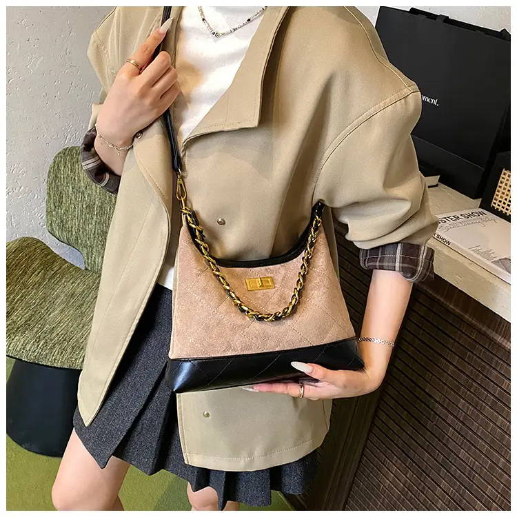 Retro Frosted Rhombus Chain Shoulder Bag for Women — feature 18
