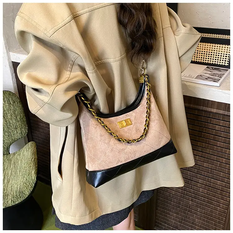 Retro Frosted Rhombus Chain Shoulder Bag for Women — feature 19