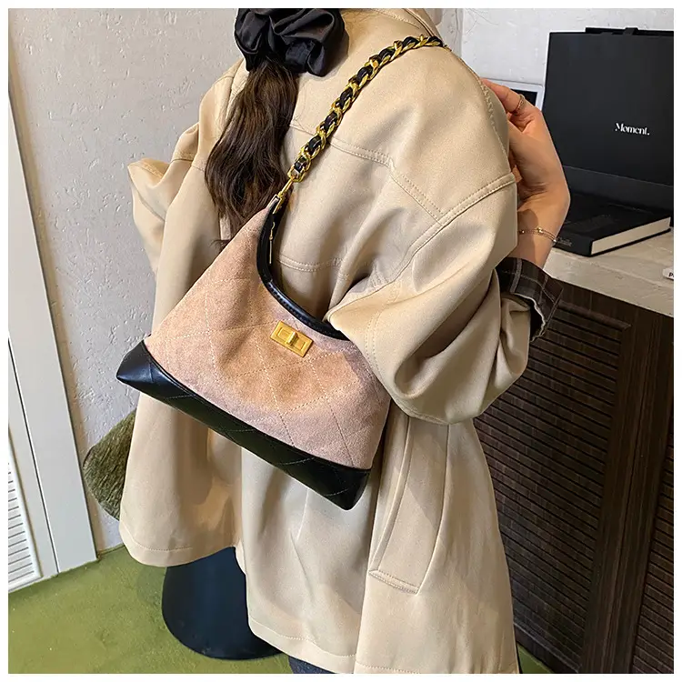 Retro Frosted Rhombus Chain Shoulder Bag for Women — feature 21