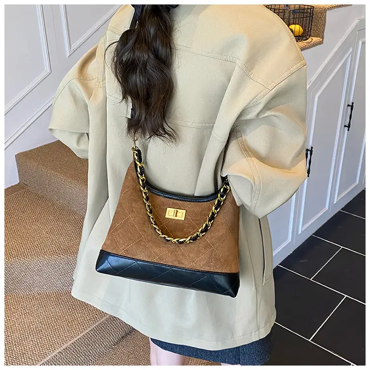 Retro Frosted Rhombus Chain Shoulder Bag for Women — feature 24