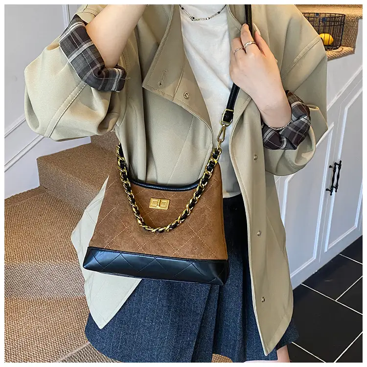 Retro Frosted Rhombus Chain Shoulder Bag for Women — feature 25