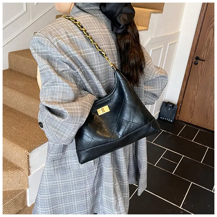 Retro Frosted Rhombus Chain Shoulder Bag for Women — feature 29