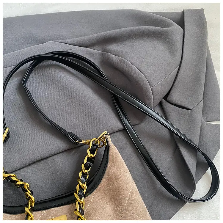 Retro Frosted Rhombus Chain Shoulder Bag for Women — feature 30