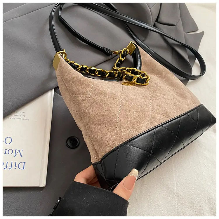 Retro Frosted Rhombus Chain Shoulder Bag for Women — feature 34