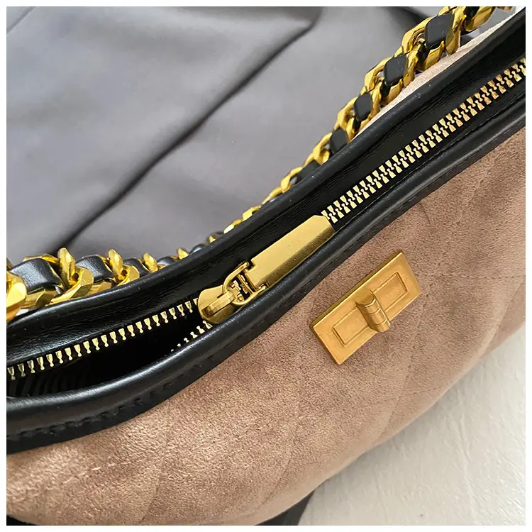 Retro Frosted Rhombus Chain Shoulder Bag for Women — feature 37