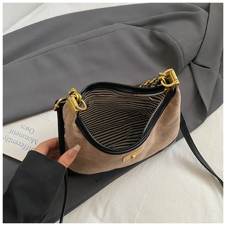 Retro Frosted Rhombus Chain Shoulder Bag for Women — feature 38
