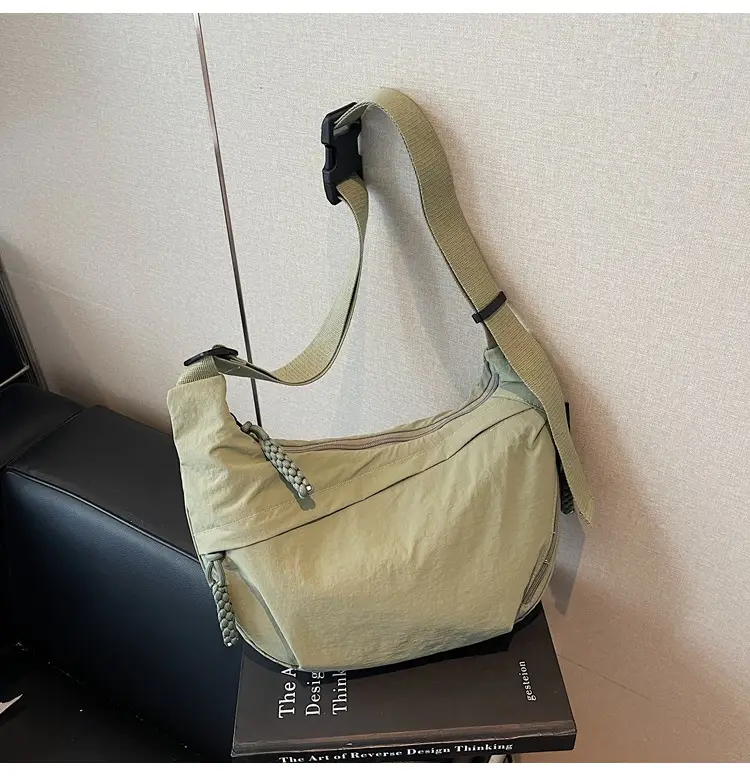 Women Large Capacity Shoulder Bag Black 2026 — feature 11