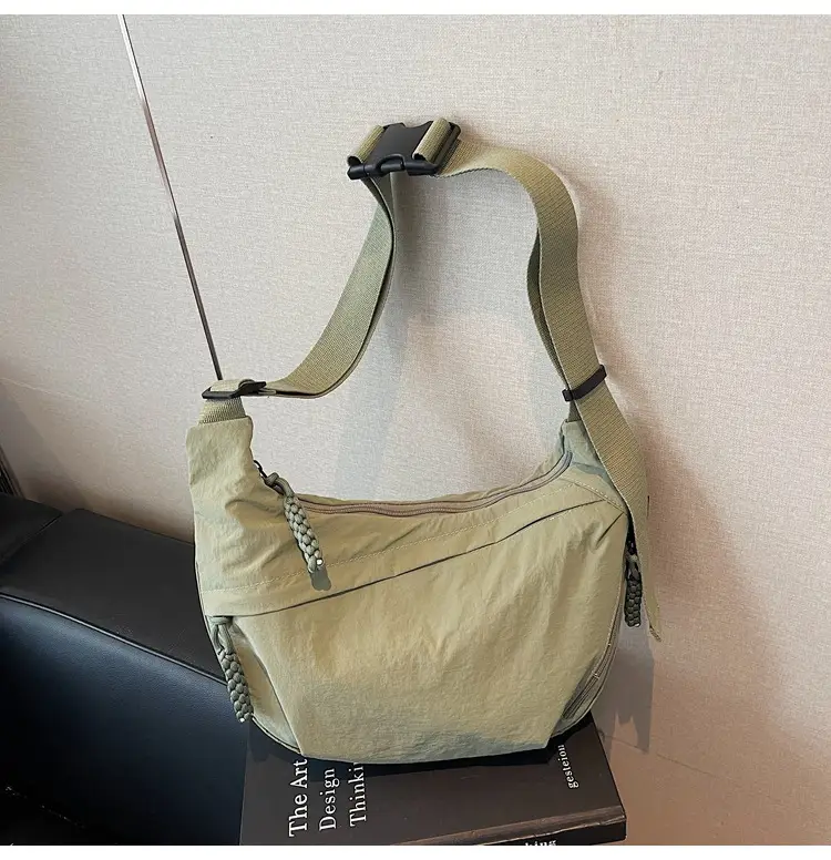 Women Large Capacity Shoulder Bag Black 2026 — feature 12
