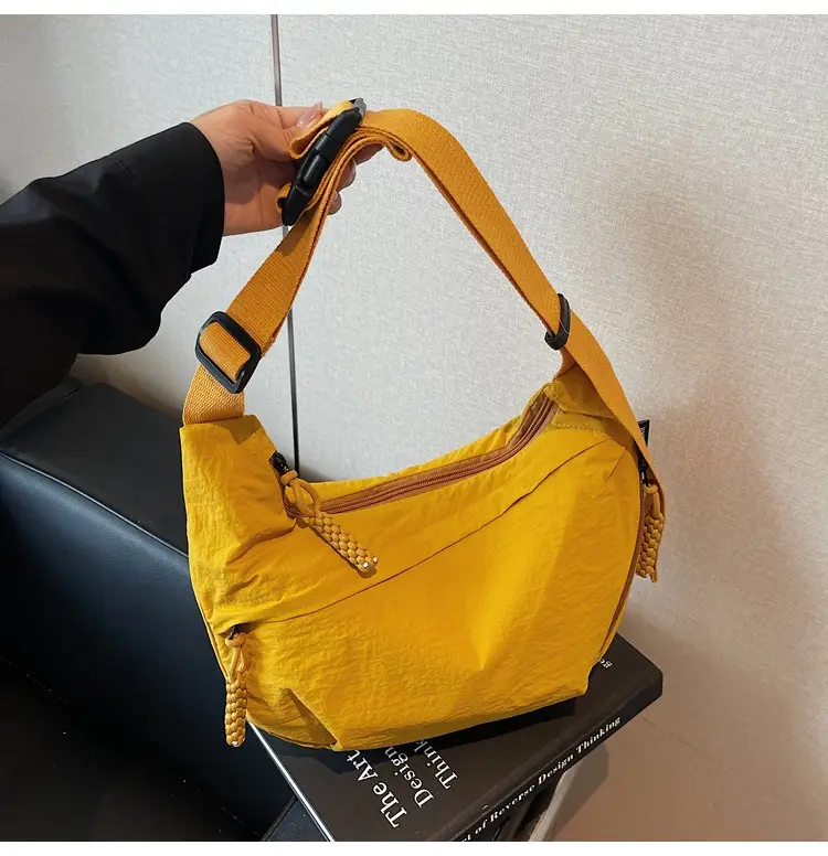 Women Large Capacity Shoulder Bag Black 2026 — feature 13
