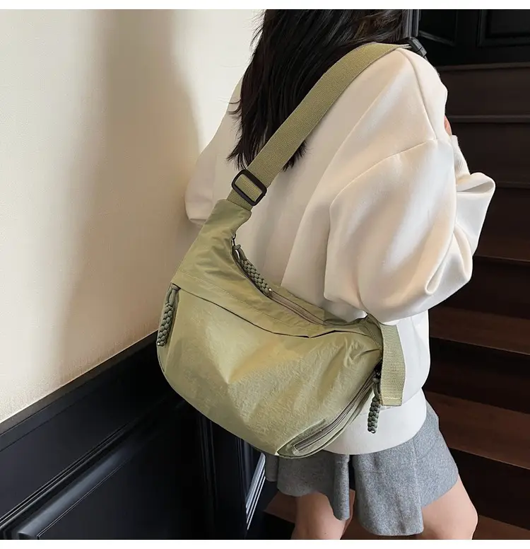 Women Large Capacity Shoulder Bag Black 2026 — feature 19