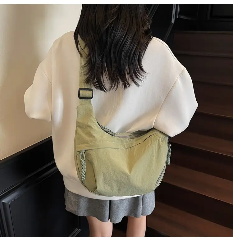 Women Large Capacity Shoulder Bag Black 2026 — feature 22