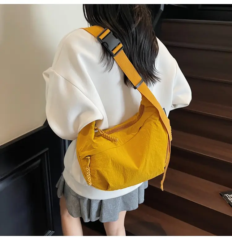Women Large Capacity Shoulder Bag Black 2026 — feature 23