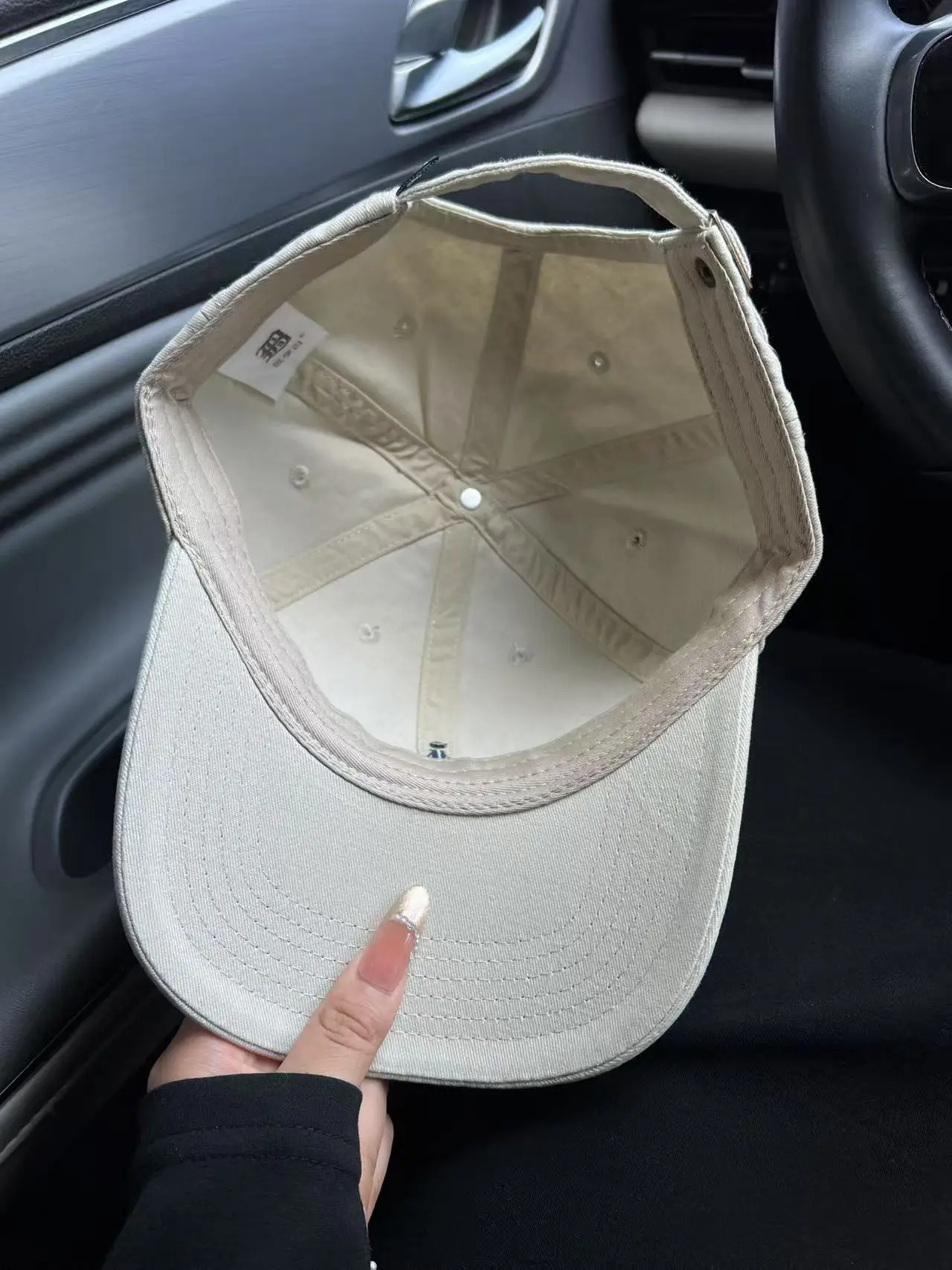 Women Heart Embroidered Baseball Cap Grey — feature 10