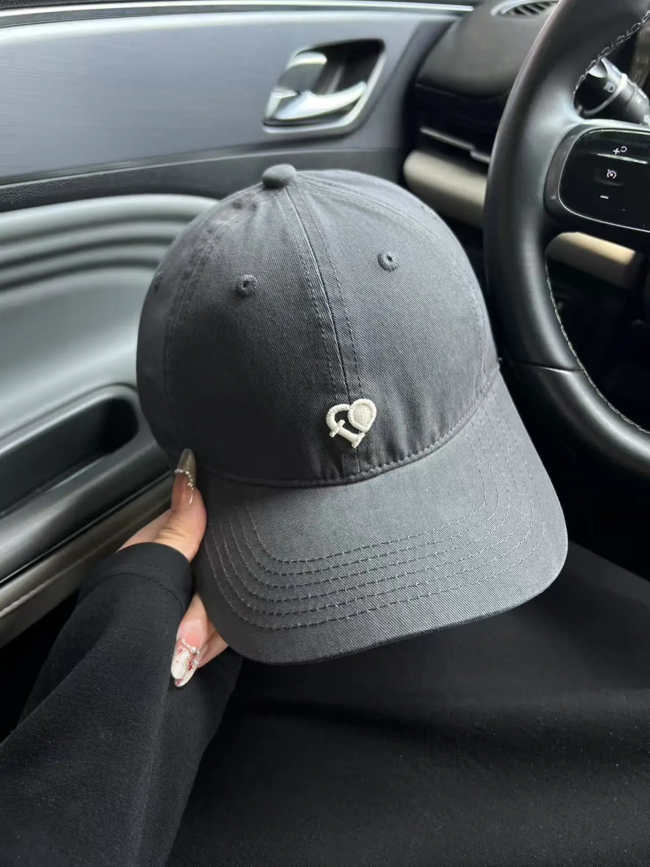 Women Heart Embroidered Baseball Cap Grey - Image 5