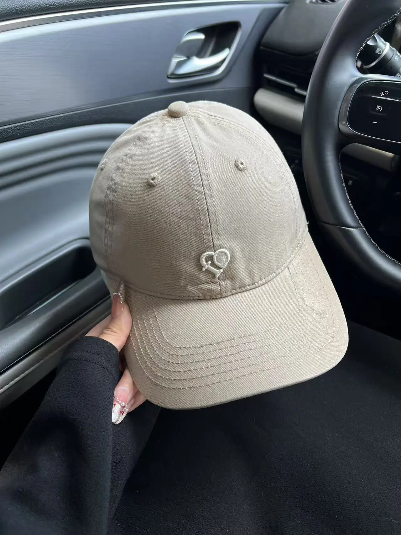 Women Heart Embroidered Baseball Cap Grey - Image 6