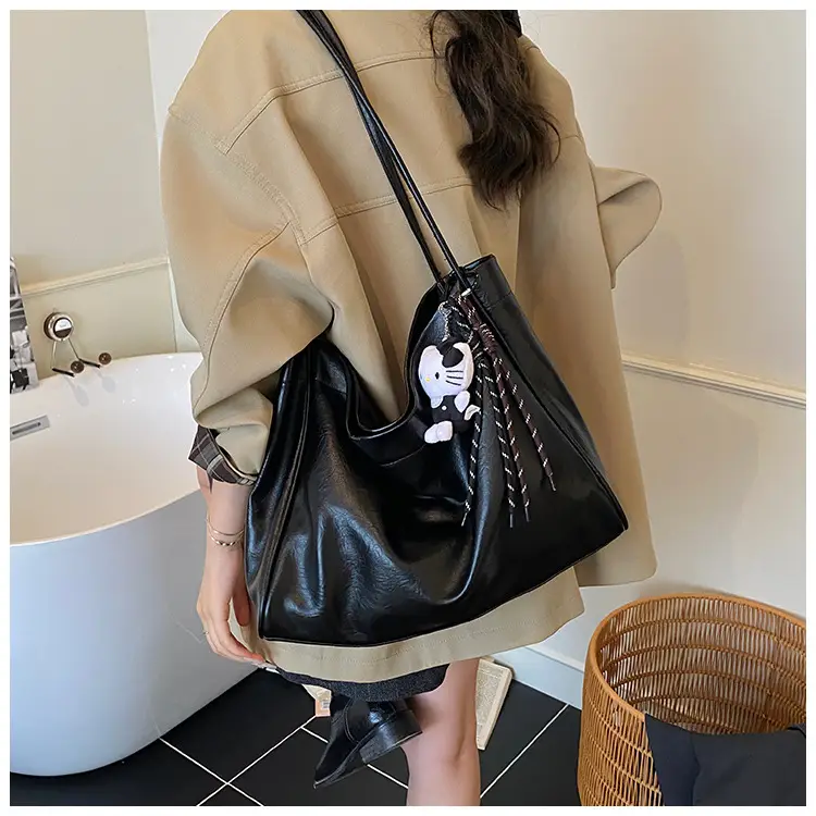 Women's Large Capacity Soft Leather Shoulder Bag with Clear Handle — feature 15