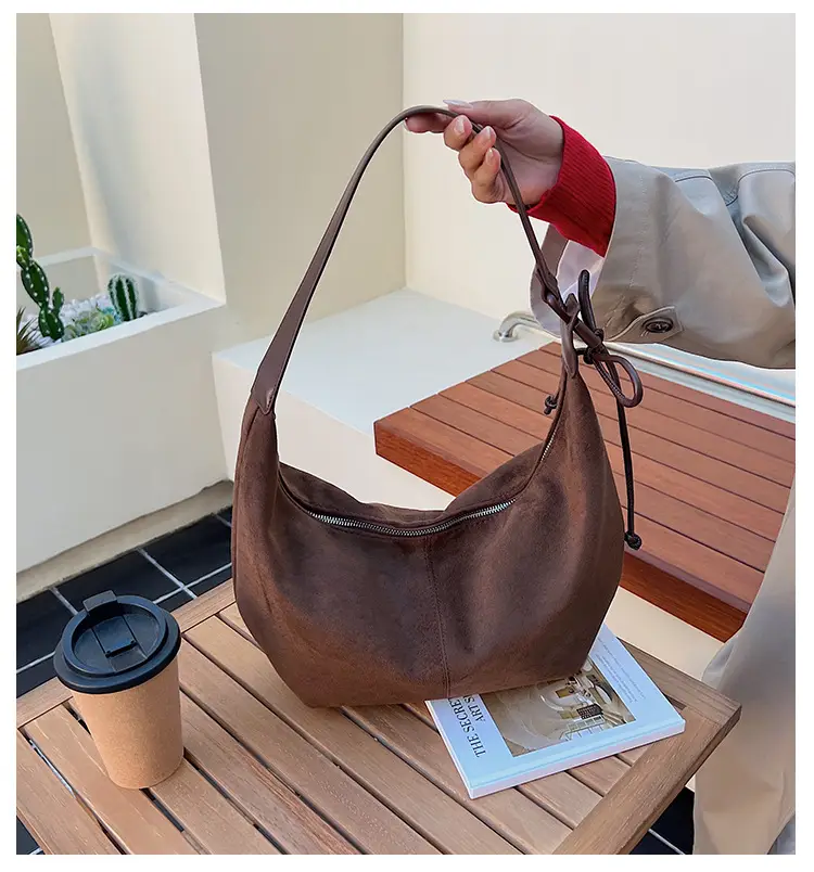 Retro Frosted Women's Large Shoulder Bag Brown — feature 1