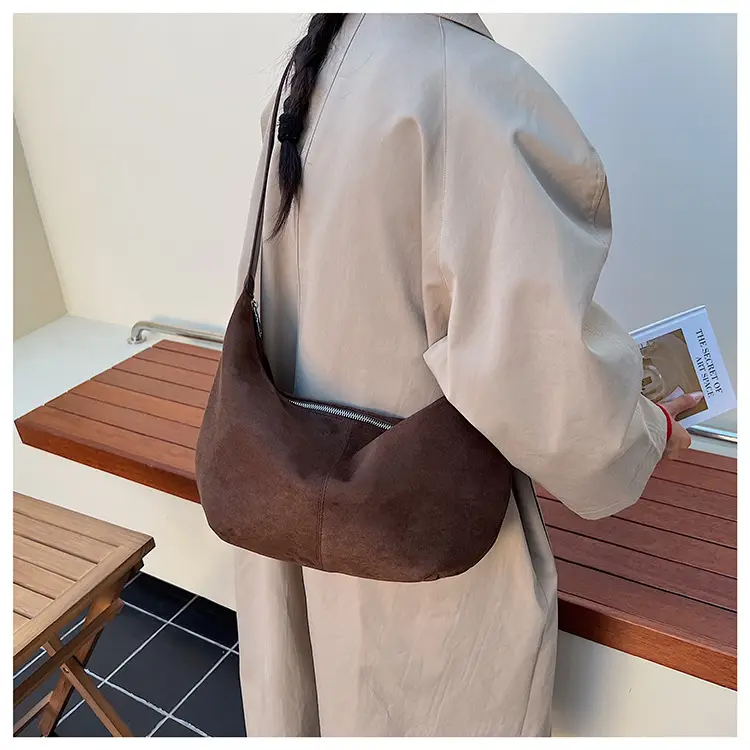 Retro Frosted Women's Large Shoulder Bag Brown — feature 31