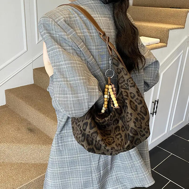 Brown Retro Crossbody Bag for Women 2026