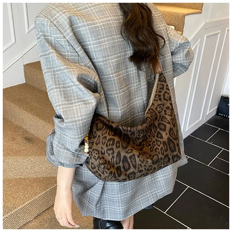 Brown Retro Crossbody Bag for Women 2026 — feature 20